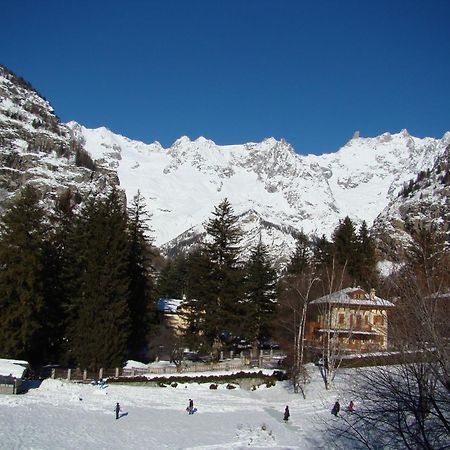 Hotel Lo Scoiattolo Courmayeur Luaran gambar