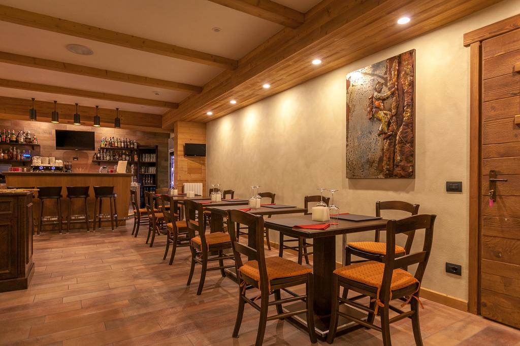 Hotel Lo Scoiattolo Courmayeur Luaran gambar