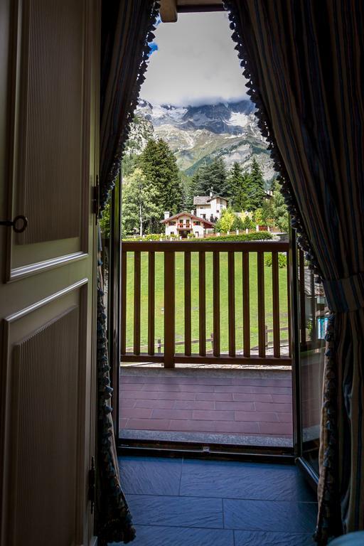 Hotel Lo Scoiattolo Courmayeur Luaran gambar