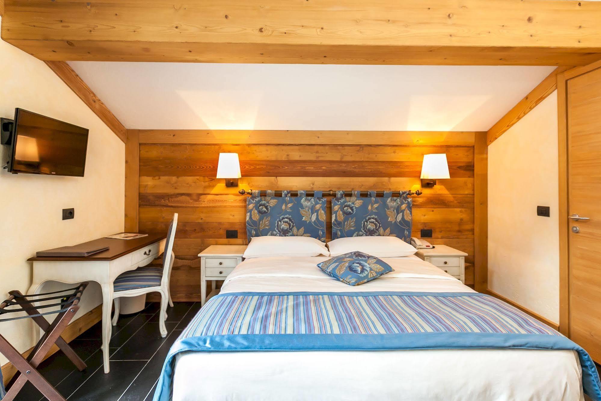 Hotel Lo Scoiattolo Courmayeur Luaran gambar