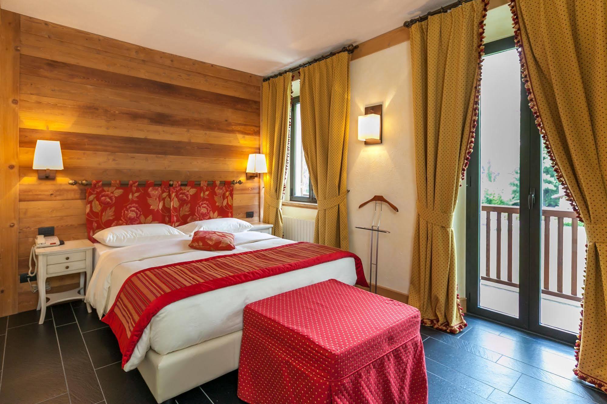Hotel Lo Scoiattolo Courmayeur Luaran gambar