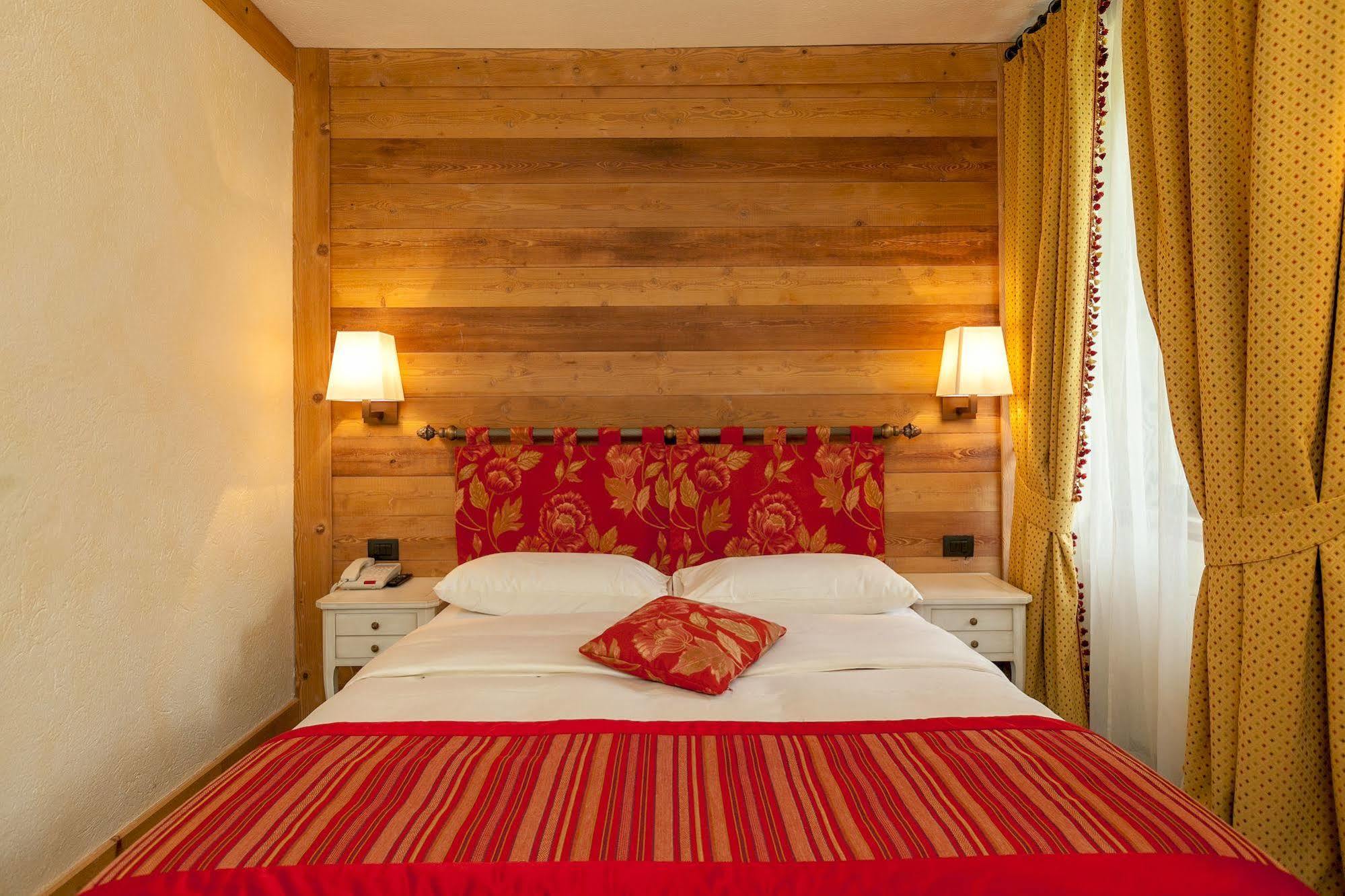 Hotel Lo Scoiattolo Courmayeur Luaran gambar