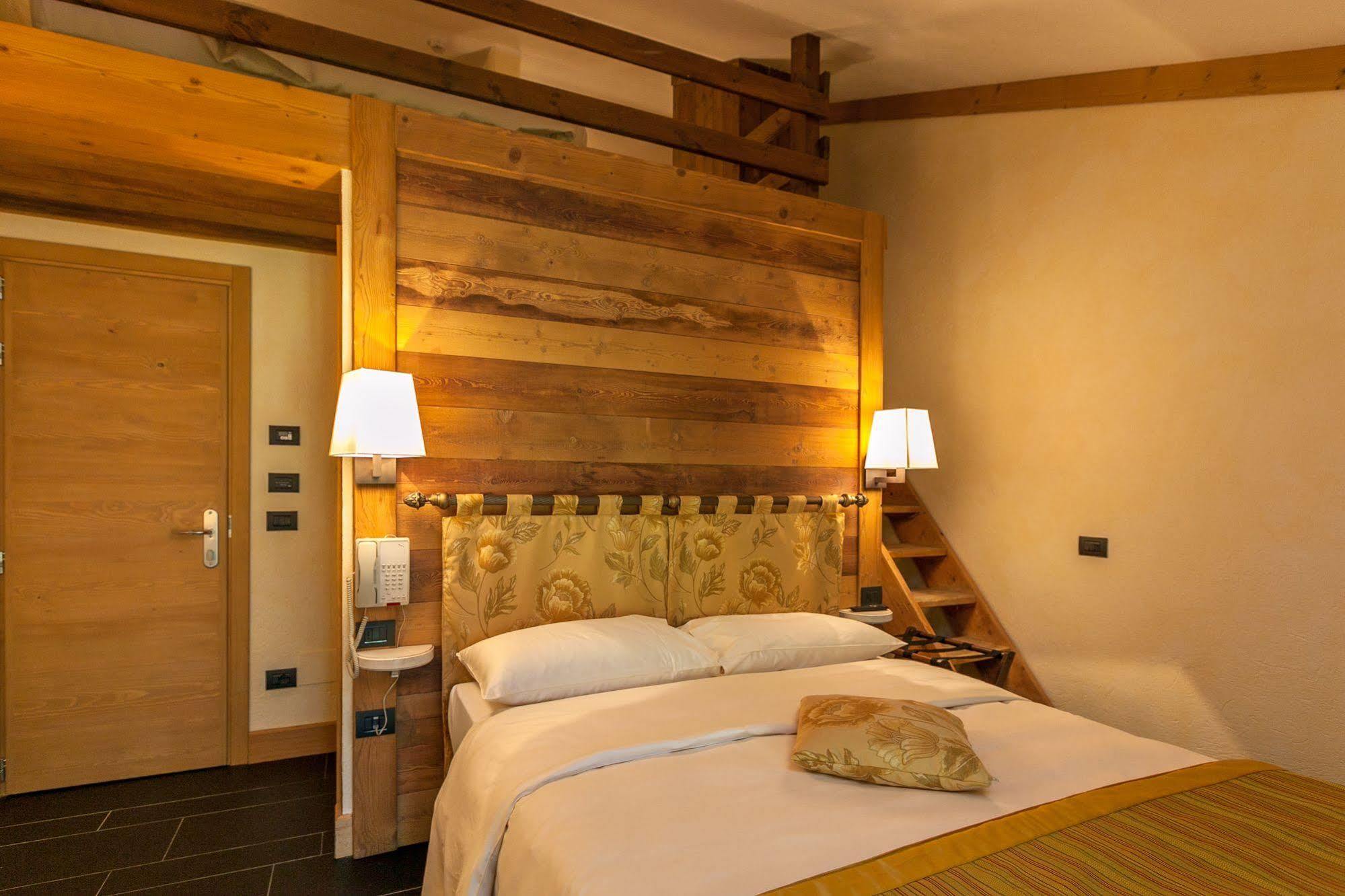 Hotel Lo Scoiattolo Courmayeur Luaran gambar